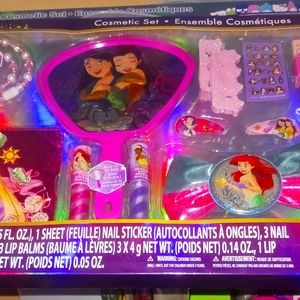 Disney princesses cosmetic set